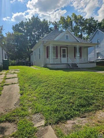1115 SW Plass AVE, Topeka, KS 66604