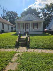 1115 SW Plass AVE, Topeka, KS 66604