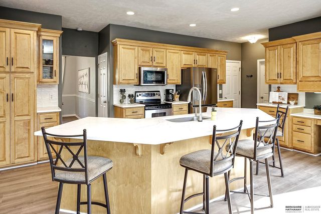 17229 Seward Street, Omaha, NE 68118