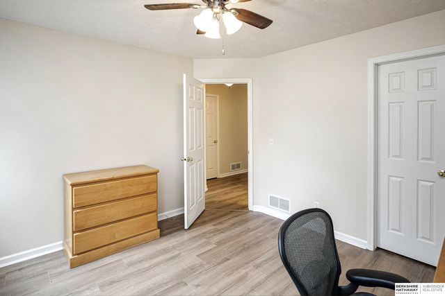 17229 Seward Street, Omaha, NE 68118