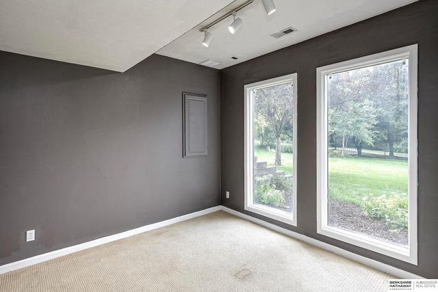 17229 Seward Street, Omaha, NE 68118