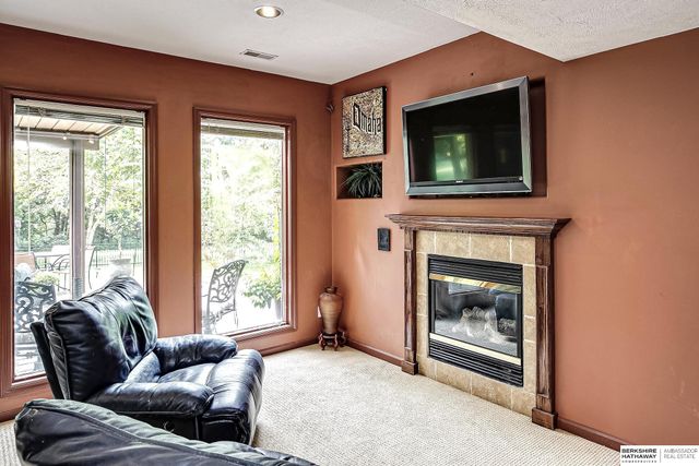 17229 Seward Street, Omaha, NE 68118