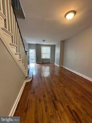 1528 W OAKDALE ST, Philadelphia, PA 19132