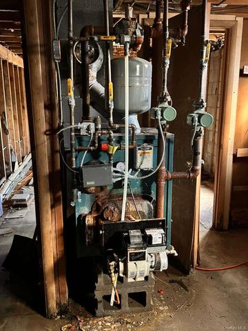 179 Roosevelt Road, Hyde Park, NY 12538