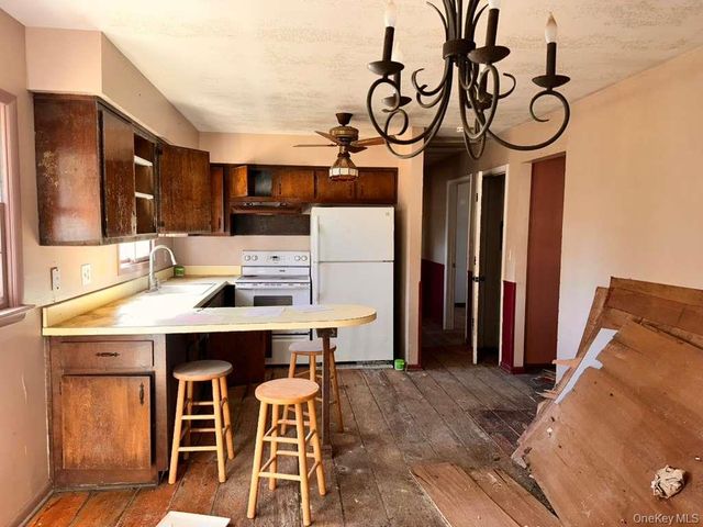 179 Roosevelt Road, Hyde Park, NY 12538