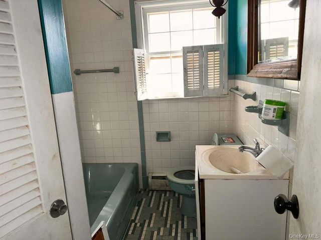 179 Roosevelt Road, Hyde Park, NY 12538