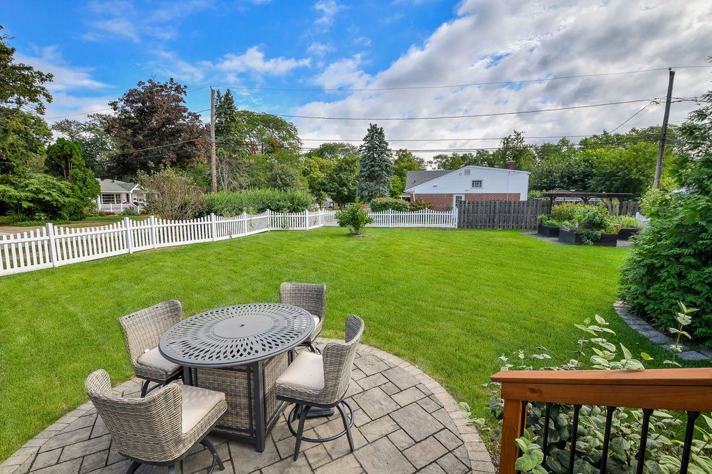701 N Kenilworth Avenue, Glen Ellyn, IL 60137 — photo 5