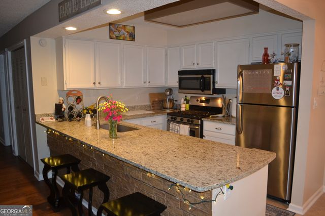 404 Ridgefield Drive, Peachtree City, GA 30269