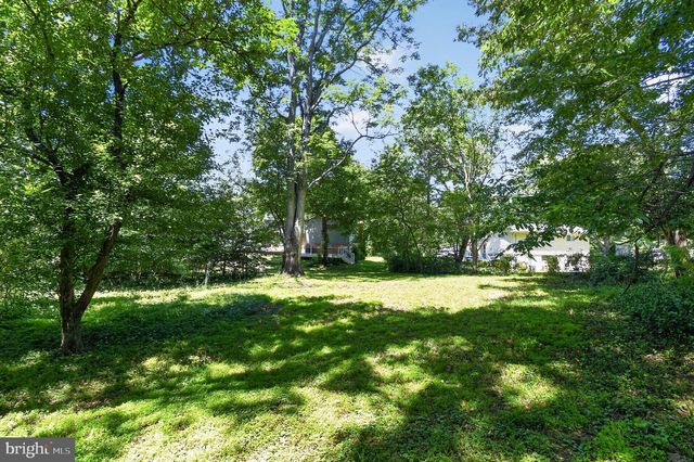 8815 BEAUCHAMP DR, Alexandria, VA 22309