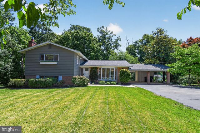 8815 BEAUCHAMP DR, Alexandria, VA 22309