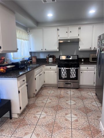 13540 Hubbard St Unit 10, Sylmar, CA 91342