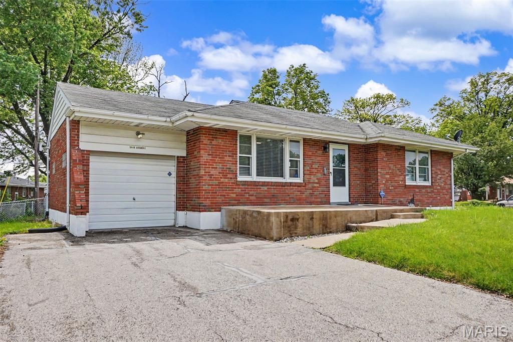 9448 Ardmore Drive, Bellefontaine Nghbrs, MO 63137