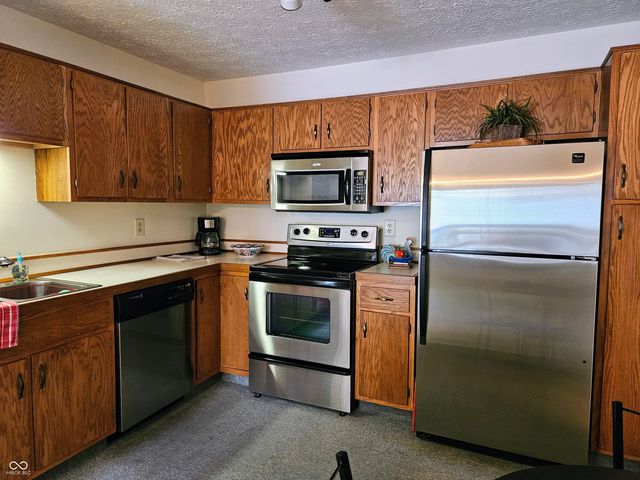 9577 Bay Vista West Drive, Indianapolis, IN 46250