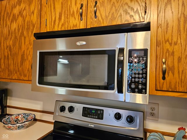 9577 Bay Vista West Drive, Indianapolis, IN 46250