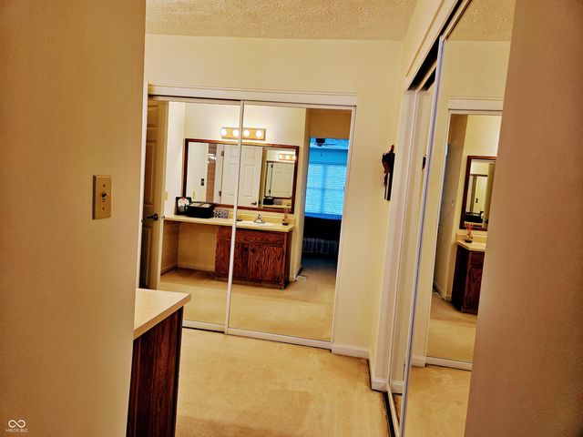 9577 Bay Vista West Drive, Indianapolis, IN 46250