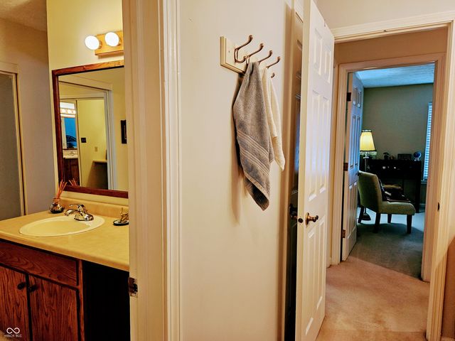 9577 Bay Vista West Drive, Indianapolis, IN 46250