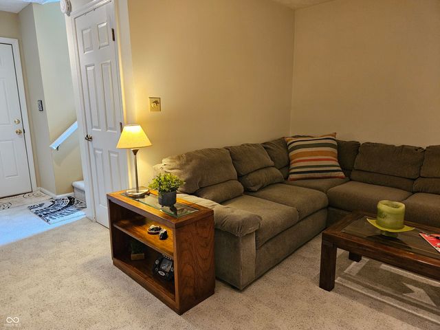 9577 Bay Vista West Drive, Indianapolis, IN 46250