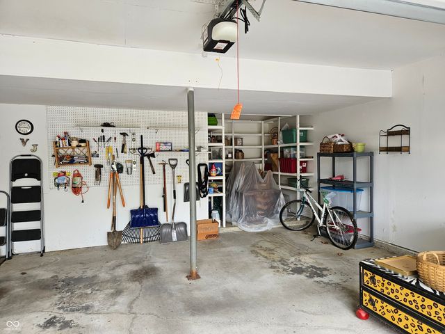 9577 Bay Vista West Drive, Indianapolis, IN 46250