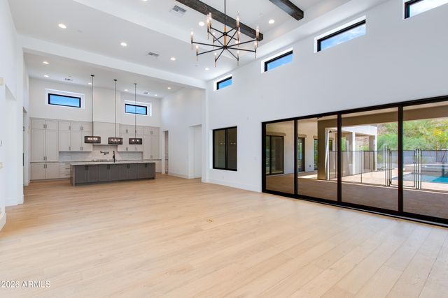 4041 E MOUNTAIN VIEW Road, Phoenix, AZ 85028