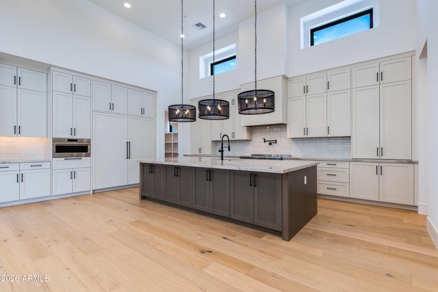 4041 E MOUNTAIN VIEW Road, Phoenix, AZ 85028