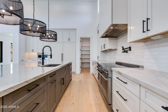 4041 E MOUNTAIN VIEW Road, Phoenix, AZ 85028