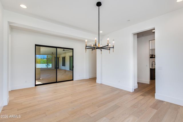 4041 E MOUNTAIN VIEW Road, Phoenix, AZ 85028