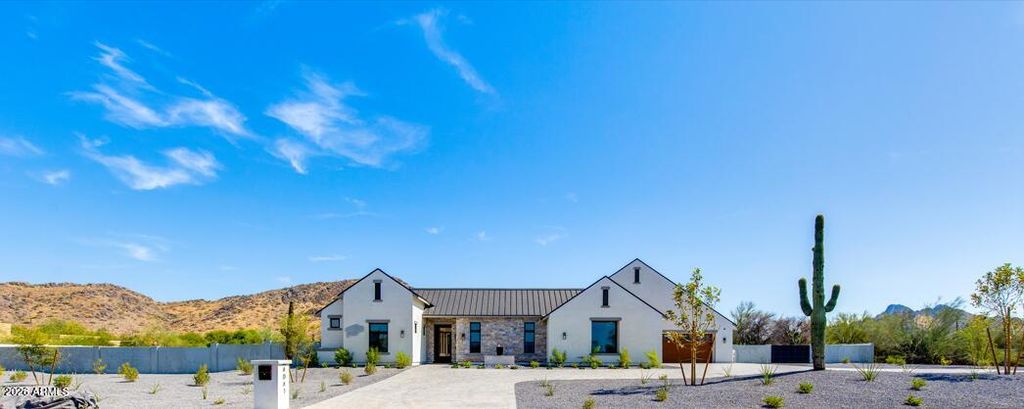4041 E MOUNTAIN VIEW Road, Phoenix, AZ 85028 — photo 2