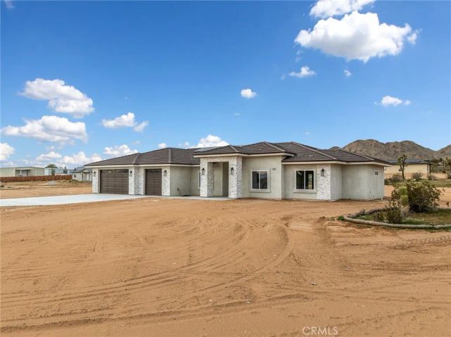 23842 Cahuilla, Apple Valley, CA 92307