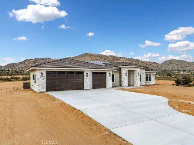 23842 Cahuilla, Apple Valley, CA 92307