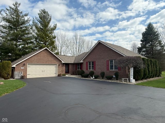 825 E Barachel Lane, Greensburg, IN 47240