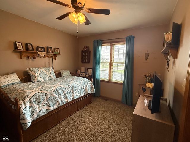 825 E Barachel Lane, Greensburg, IN 47240