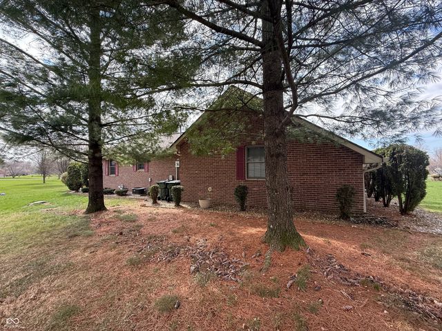 825 E Barachel Lane, Greensburg, IN 47240