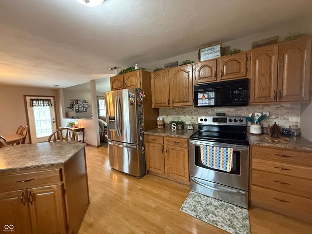 825 E Barachel Lane, Greensburg, IN 47240