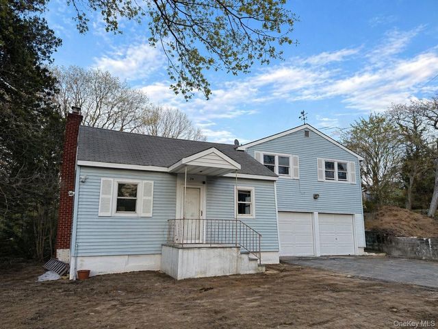 24 Stratford Avenue, Dix Hills, NY 11746