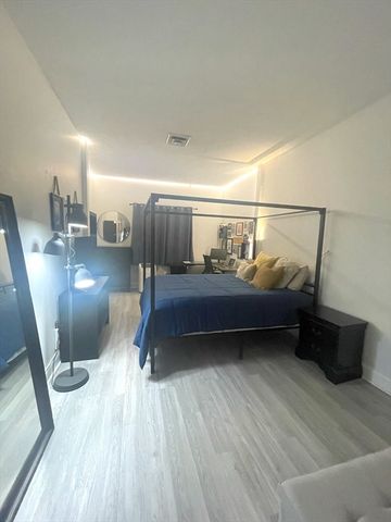 820 East 6th 3, Boston, MA 02127