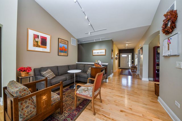 2612 Drexel Drive, Naperville, IL 60564