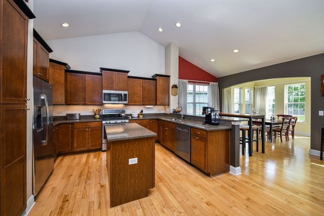 2612 Drexel Drive, Naperville, IL 60564
