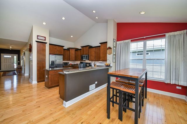 2612 Drexel Drive, Naperville, IL 60564