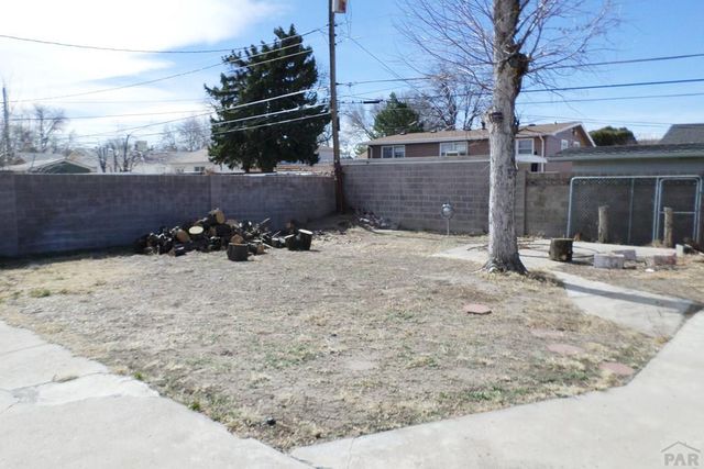 709 Airlane Ave, Pueblo, CO 81005