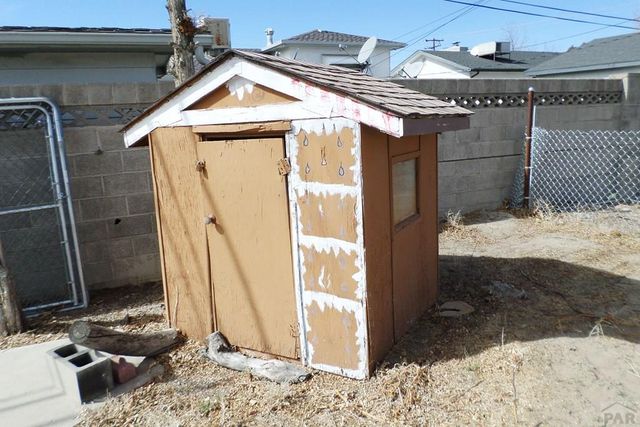 709 Airlane Ave, Pueblo, CO 81005