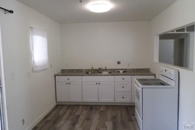 709 Airlane Ave, Pueblo, CO 81005