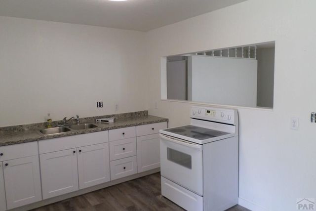 709 Airlane Ave, Pueblo, CO 81005