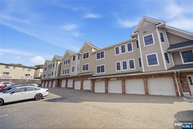 270 Grand Avenue 4C, Palisades Park, NJ 07650