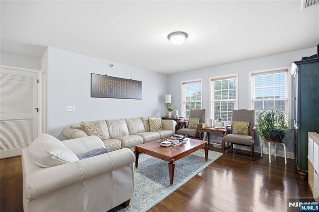 270 Grand Avenue 4C, Palisades Park, NJ 07650