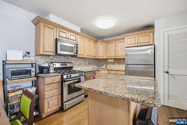 270 Grand Avenue 4C, Palisades Park, NJ 07650
