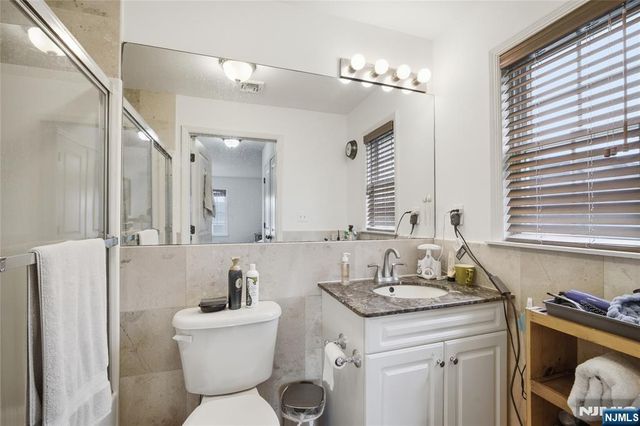 270 Grand Avenue 4C, Palisades Park, NJ 07650