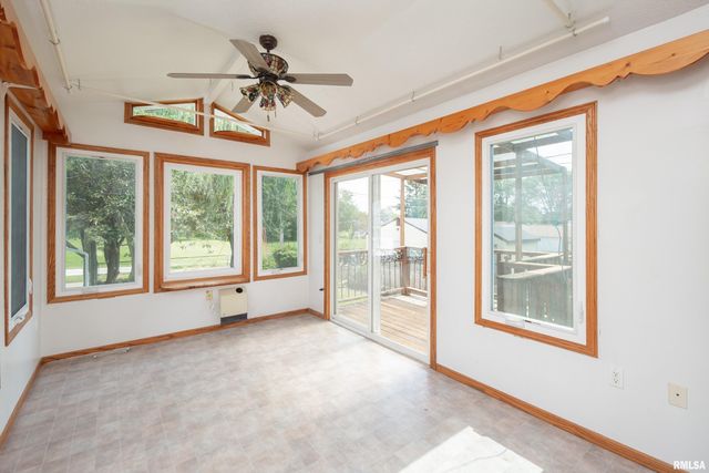 3831 STURDEVANT Street, Davenport, IA 52806