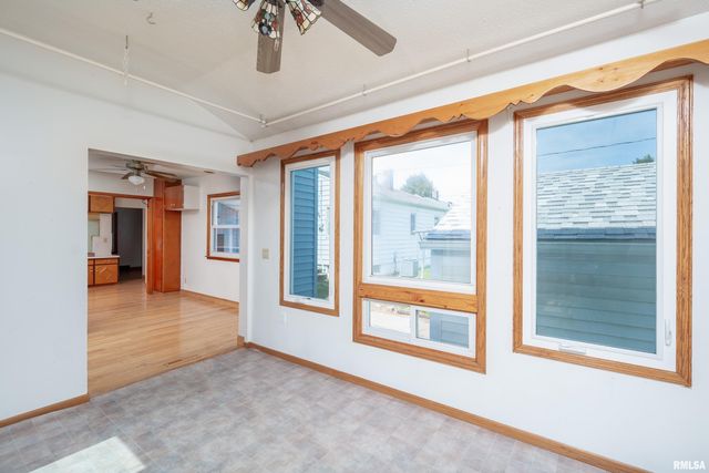 3831 STURDEVANT Street, Davenport, IA 52806