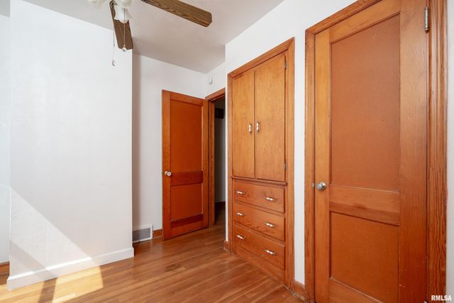 3831 STURDEVANT Street, Davenport, IA 52806