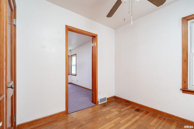 3831 STURDEVANT Street, Davenport, IA 52806